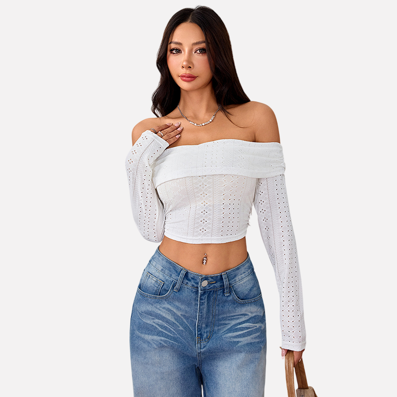 Váll nélküli fehér crop top – bájos és kihívó