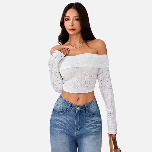 Váll nélküli fehér crop top – bájos és kihívó
